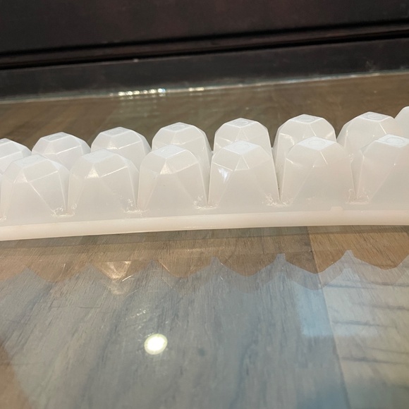 Like New 3-Piece Set Mini-Ice Cube Trays - Picture 11 of 12